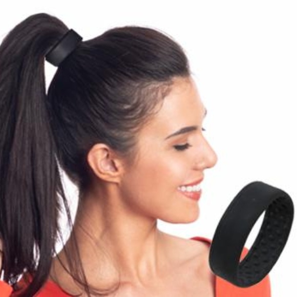 COPY - COPY - (1) ONE PONY-O Hair Tie Band Clip NEW! Bla… - Picture 1 of 1